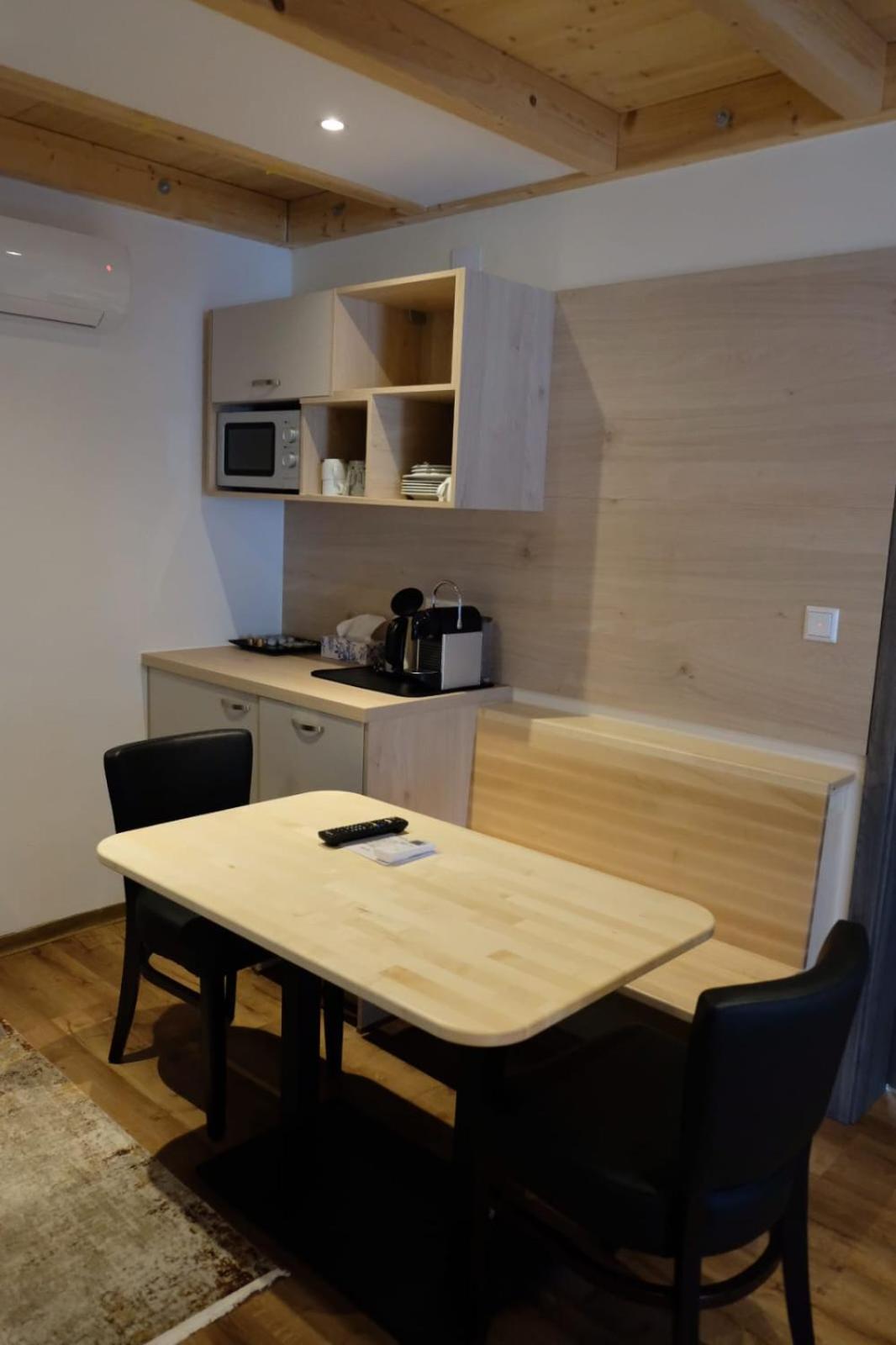 Rana'S B&B - Bed&Breakfast รูสท์ ภายนอก รูปภาพ